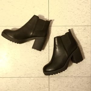 Rue 21 Black Platform Chelsea Boots